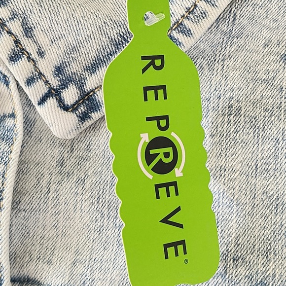 LOGO Lori Goldstein Jasper Vest NWT Womens 18 Blue Denim Jacket Frayed Detail - Picture 6 of 9